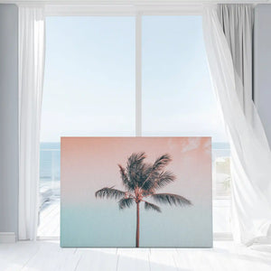 Tropical wall decor bringing calm and colorful seaside mood to interiors