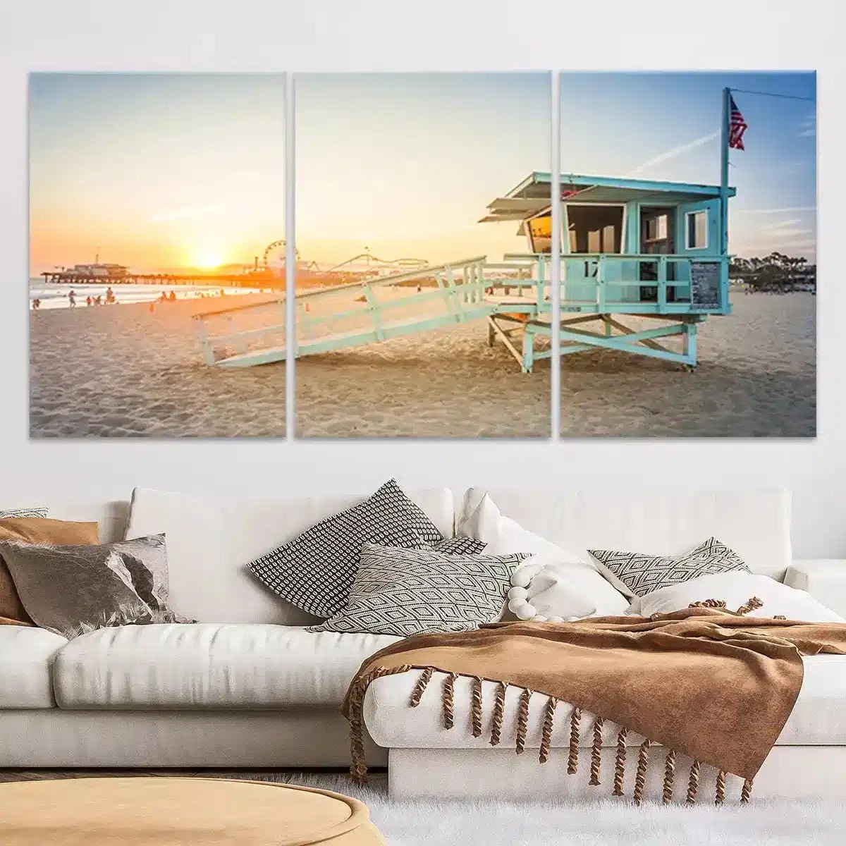 santa-monica-lifeguard-tower-wall-art-canvas-print-art-prints-wall-paintings